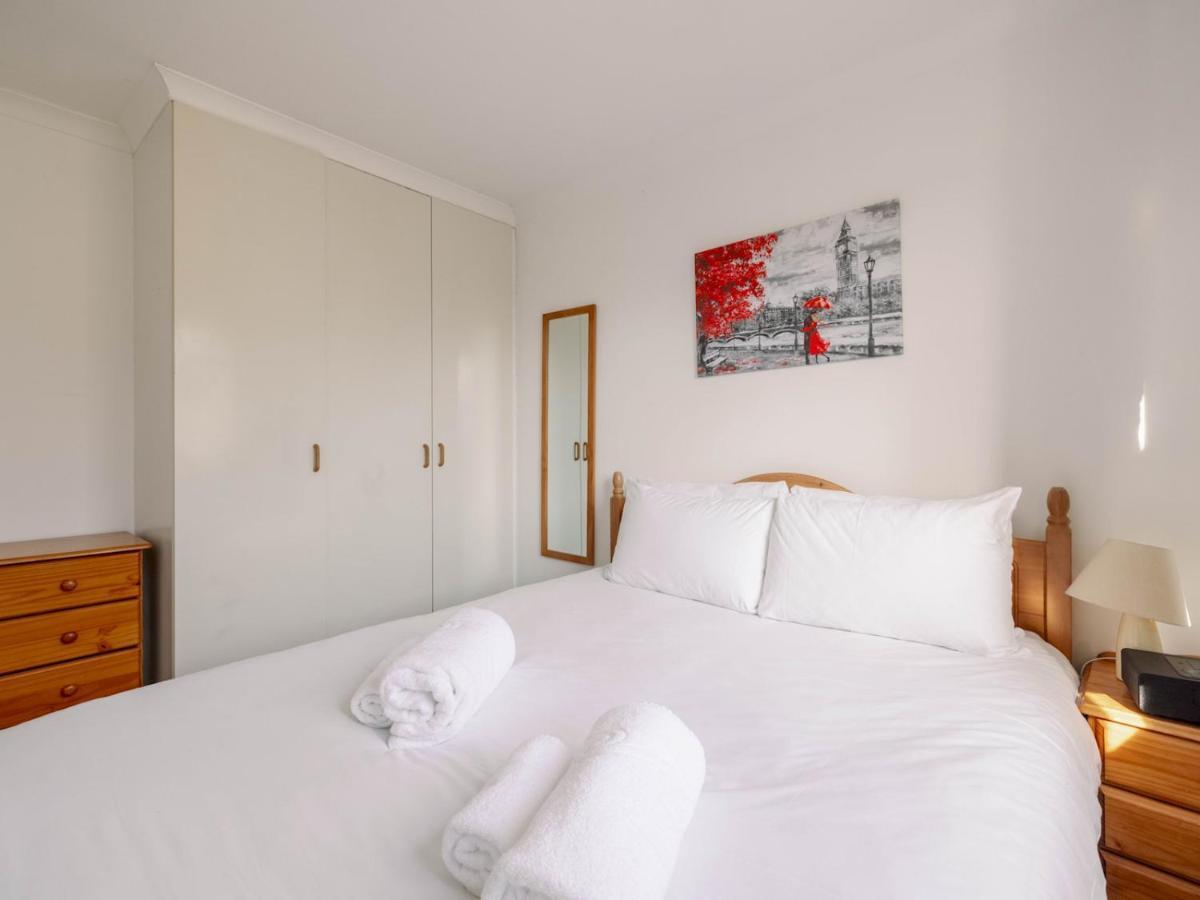 Sunny Maisonette With Views Over Canary Wharf, Londra Exterior foto