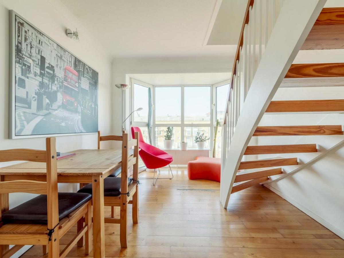 Sunny Maisonette With Views Over Canary Wharf, Londra Exterior foto