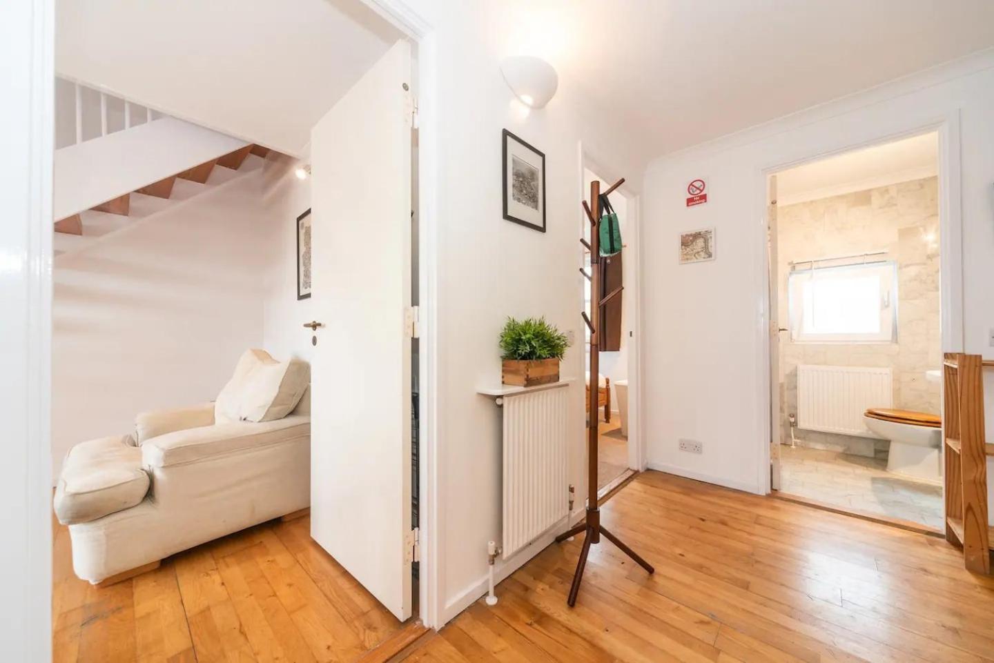 Sunny Maisonette With Views Over Canary Wharf, Londra Exterior foto
