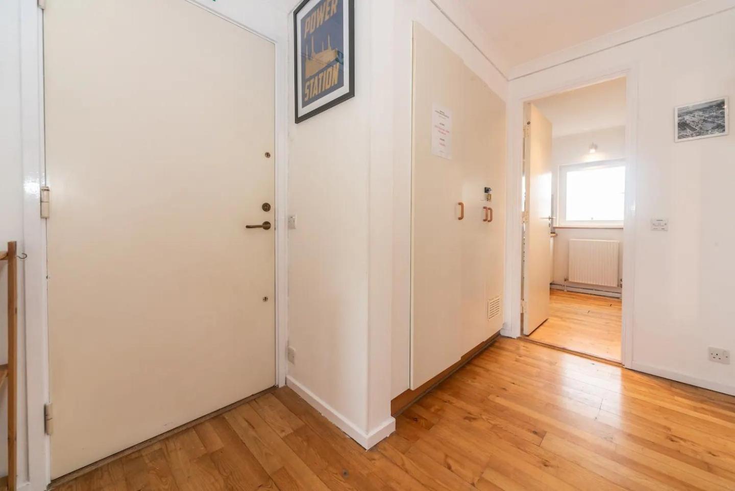 Sunny Maisonette With Views Over Canary Wharf, Londra Exterior foto