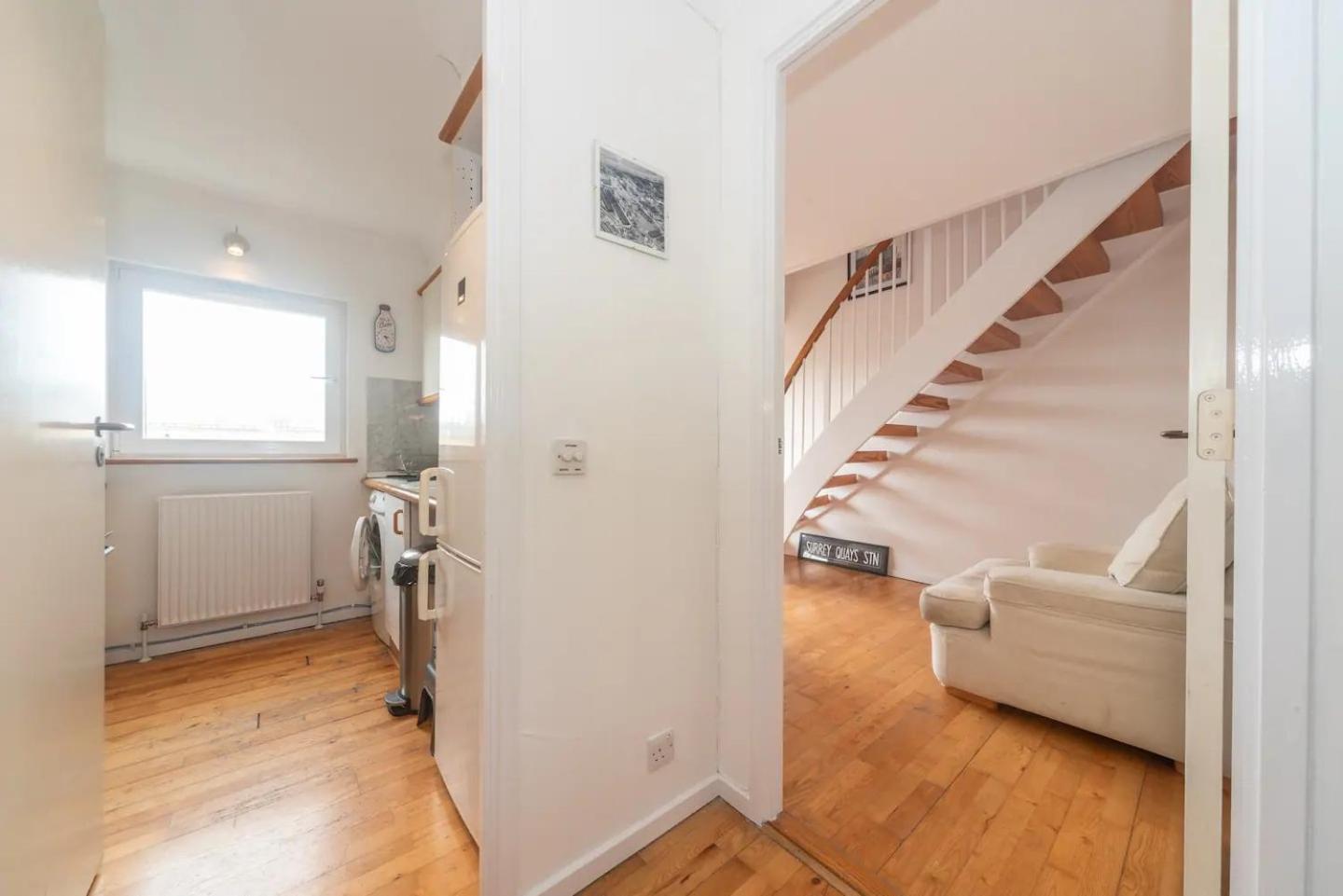 Sunny Maisonette With Views Over Canary Wharf, Londra Exterior foto