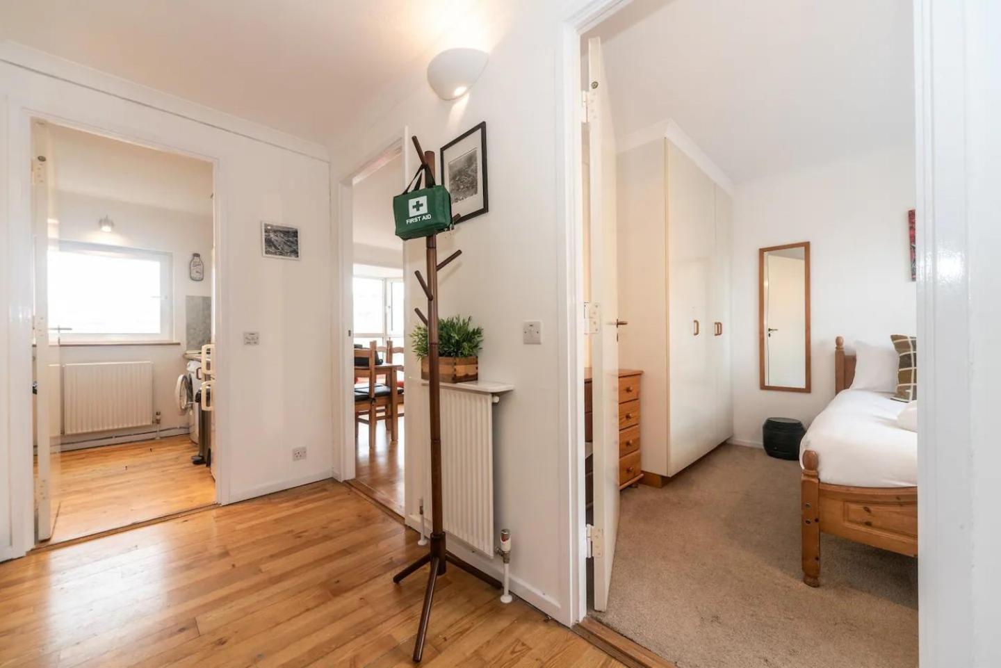 Sunny Maisonette With Views Over Canary Wharf, Londra Exterior foto