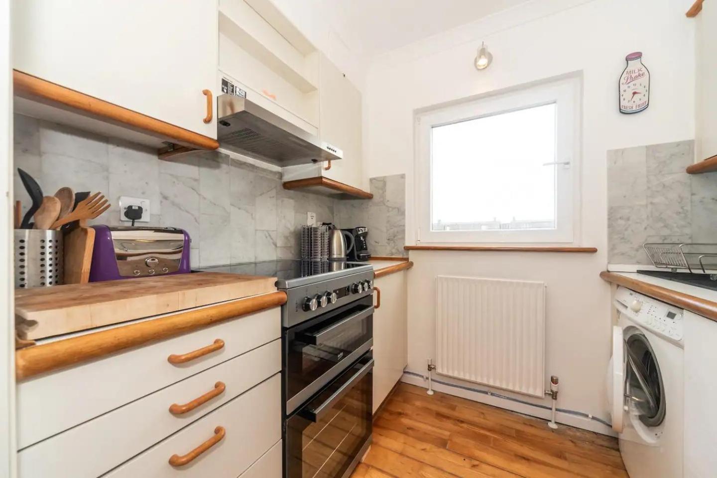Sunny Maisonette With Views Over Canary Wharf, Londra Exterior foto